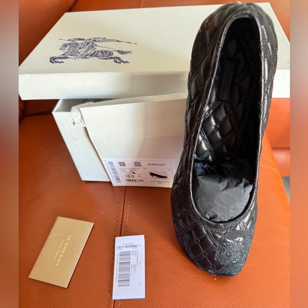Burberry Black Leather Baby Pump Shoes - Picture 10 of 17